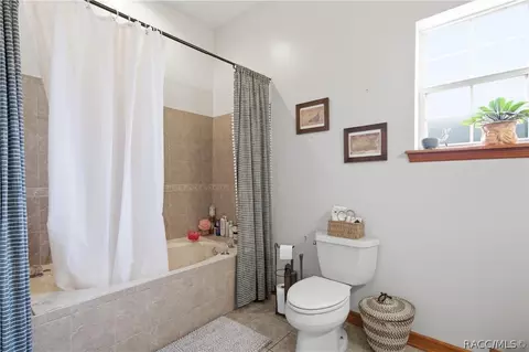Bath - 512 SE 9th St, Ocala, FL 34471 photo 1 of 5