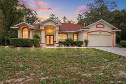 184 Pine St, Homosassa, FL 34446