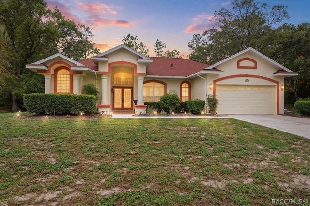 184 Pine St, Homosassa, FL 34446
