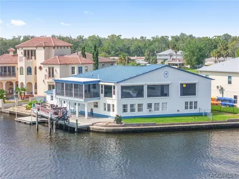 2243 N Kings Cove Pt, Crystal River, FL 34429