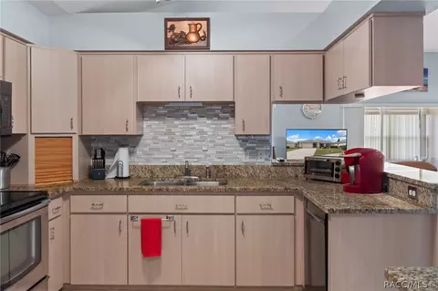 Kitchen - 3676 E Ibis Cove Ct, Hernando, FL 34442 photo 2 of 2