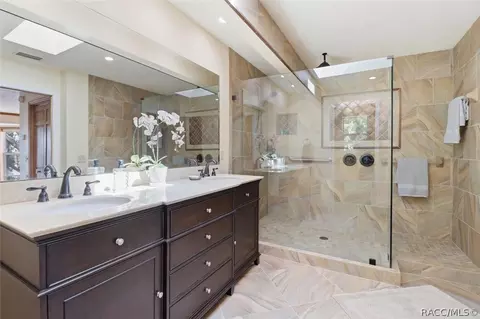 Bath - 8810 E Hampton Point Rd, Inverness, FL 34450 photo 1 of 5