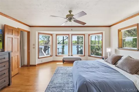 Bedroom - 8810 E Hampton Point Rd, Inverness, FL 34450 photo 3 of 9