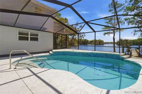 Exterior - 8810 E Hampton Point Rd, Inverness, FL 34450 photo 7 of 12