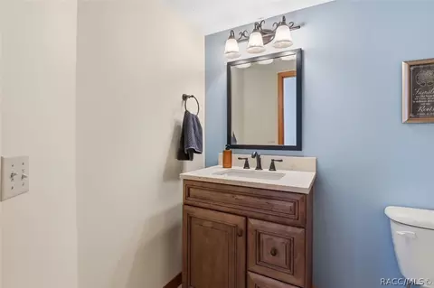 Bath - 8810 E Hampton Point Rd, Inverness, FL 34450 photo 4 of 5