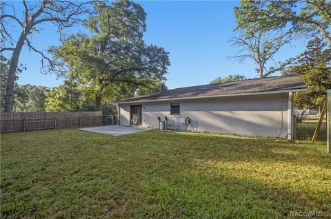 Exterior - 2351 NE 40th St, Ocala, FL 34479 photo 3 of 7