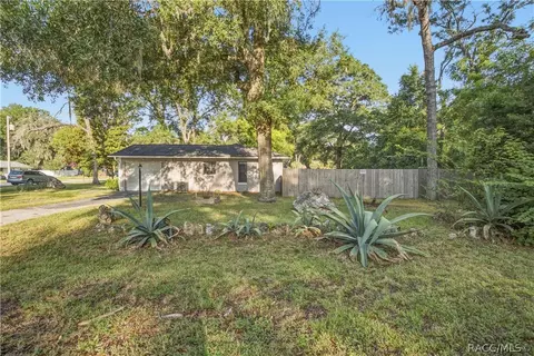 Exterior - 2351 NE 40th St, Ocala, FL 34479 photo 4 of 7