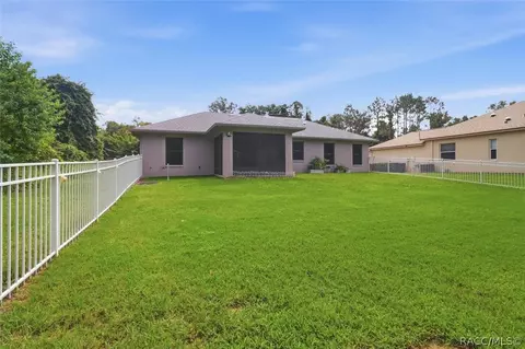 Exterior - 3200 N Canterbury Lake Dr, Hernando, FL 34442 photo 4 of 6