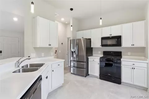 Kitchen - 3200 N Canterbury Lake Dr, Hernando, FL 34442 photo 4 of 5