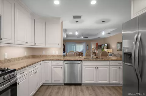 Kitchen - 6293 W Glynborne Loop, Crystal River, FL 34429 photo 3 of 3