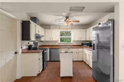 Kitchen - 4841 E Marsh Lake Dr, Hernando, FL 34442 photo 1 of 3