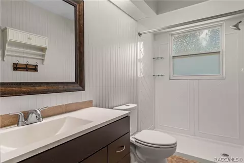 Bath - 4841 E Marsh Lake Dr, Hernando, FL 34442 photo 2 of 3