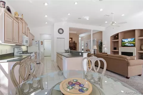 Kitchen - 1675 N Shadowview Path, Hernando, FL 34442 photo 1 of 5