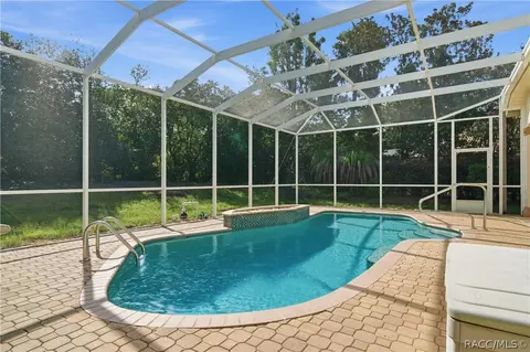 Exterior - 1675 N Shadowview Path, Hernando, FL 34442 photo 5 of 11