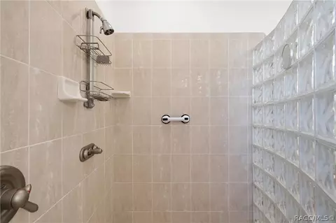 Bath - 1675 N Shadowview Path, Hernando, FL 34442 photo 4 of 4