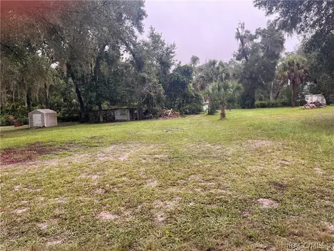 Exterior - 4511 E Bahia Ln, Hernando, FL 34442 photo 5 of 18
