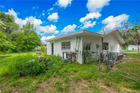 Exterior - 4770 E Dartmouth Ln, Hernando, FL 34442 photo 2 of 9