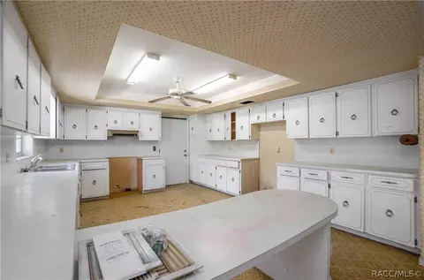 Kitchen - 4770 E Dartmouth Ln, Hernando, FL 34442 photo 2 of 2