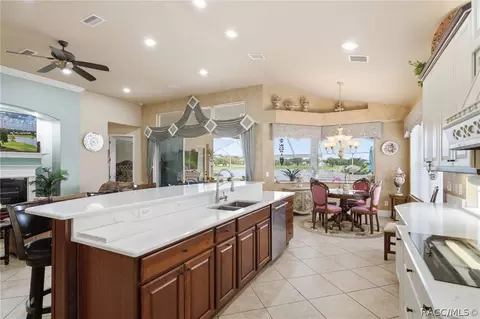 Kitchen - 1426 W Crossview Way, Hernando, FL 34442 photo 7 of 10