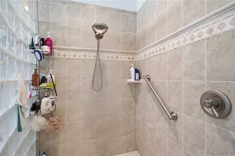 Bath - 1426 W Crossview Way, Hernando, FL 34442 photo 2 of 5