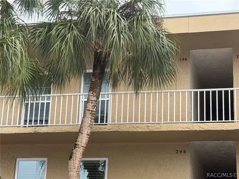 225 Country Club Dr #E346, Largo, FL 33771