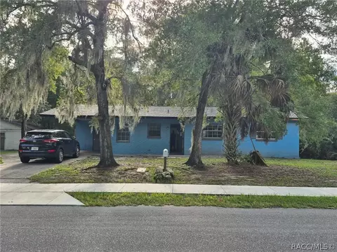 76 NE 8th Ave, Crystal River, FL 34428