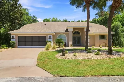 11 Nicotiana Ct, Homosassa, FL 34446