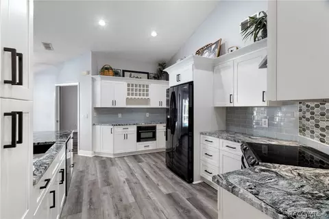 Kitchen - 270 N Grandview Ave, Hernando, FL 34442 photo 6 of 6