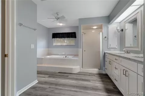 Bath - 270 N Grandview Ave, Hernando, FL 34442 photo 1 of 5