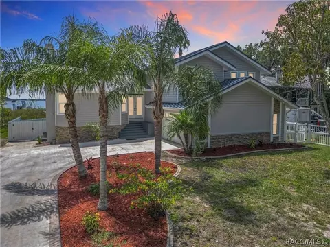 1544 NW 17th Ct, Crystal River, FL 34428