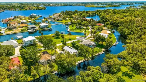 2178 N Watersedge Dr, Crystal River, FL 34429