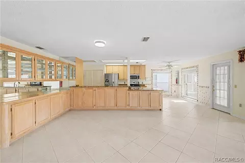 Kitchen - 2376 Bent Pine Ct, Spring Hill, FL 34606 photo 2 of 7