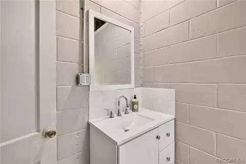 Bath - 2489 N Lakefront Dr, Hernando, FL 34442 photo 7 of 7