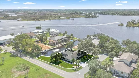 12014 W Dolphin Ct, Homosassa, FL 34448