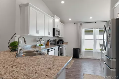 Kitchen - 199 Bittern Loop, Inverness, FL 34453 photo 1 of 2