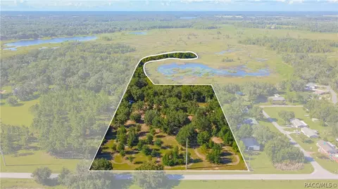 8929 E Floral Park Dr, Floral City, FL 34436