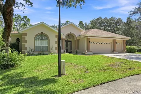 14 Honeysuckle Ct N, Homosassa, FL 34446