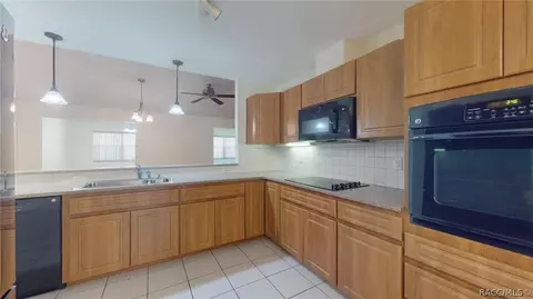 Kitchen - 2285 N Hardee Pt, Hernando, FL 34442 photo 1 of 2