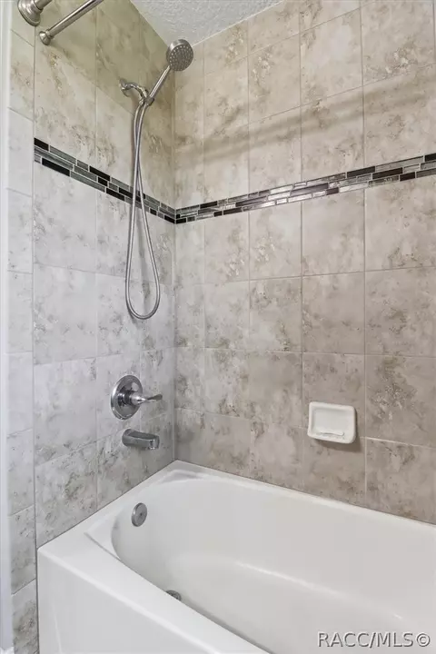 Bath - 567 W Runyon Loop, Beverly Hills, FL 34465 photo 3 of 3