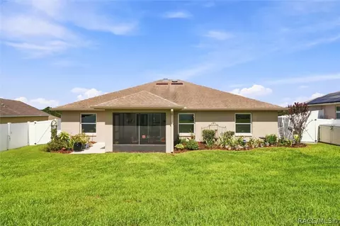 Exterior - 567 W Runyon Loop, Beverly Hills, FL 34465 photo 6 of 8