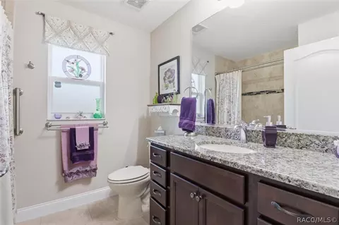 Bath - 567 W Runyon Loop, Beverly Hills, FL 34465 photo 2 of 3