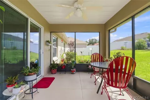 Exterior - 567 W Runyon Loop, Beverly Hills, FL 34465 photo 5 of 8