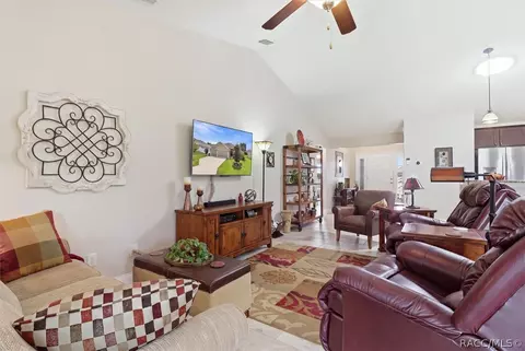 Living - 567 W Runyon Loop, Beverly Hills, FL 34465 photo 2 of 2