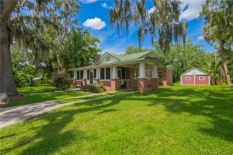 408 W Dampier St, Inverness, FL 34450