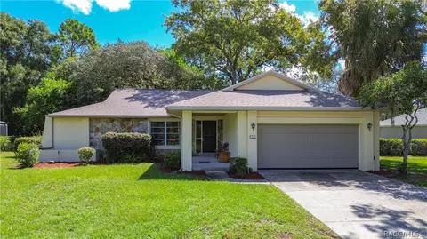 255 Pine St, Homosassa, FL 34446