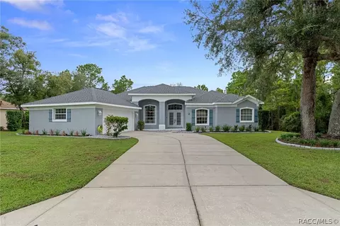 2 Elder Ct E, Homosassa, FL 34446