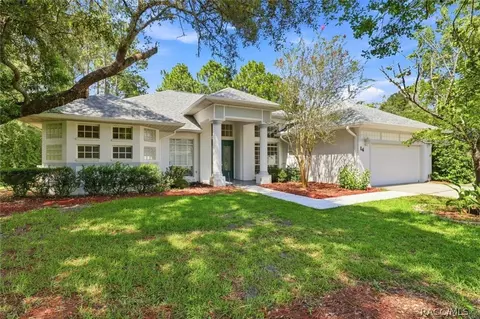 14 Sweetgum Ct S, Homosassa, FL 34446