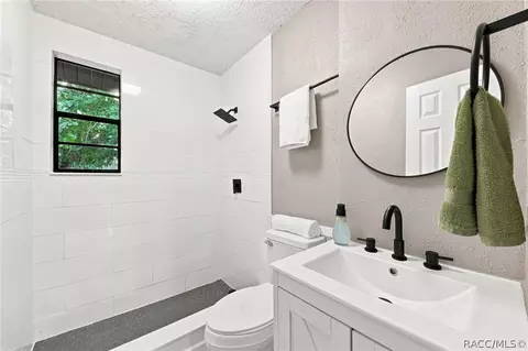 Bath - 841 NW 7th St, Webster, FL 33597 photo 1 of 1