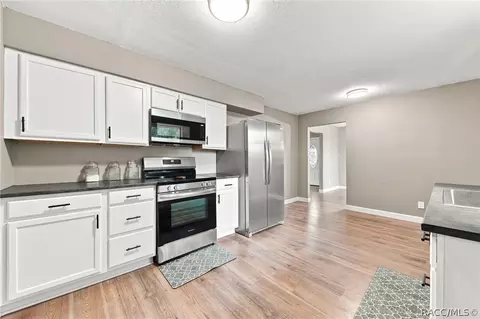 Kitchen - 841 NW 7th St, Webster, FL 33597 photo 1 of 3