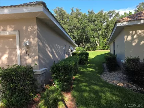 Exterior - 836 W Silver Meadow Loop, Hernando, FL 34442 photo 4 of 19